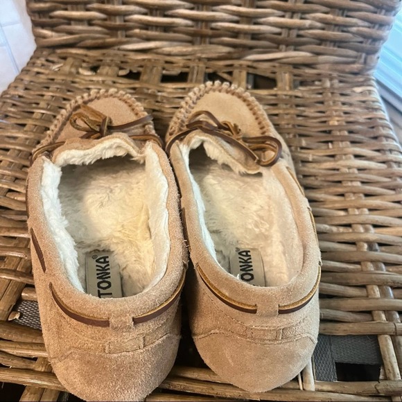 Minnetonka women’s suede fur lined Cally Cinnamon Moccasins size 7M - Picture 4 of 6